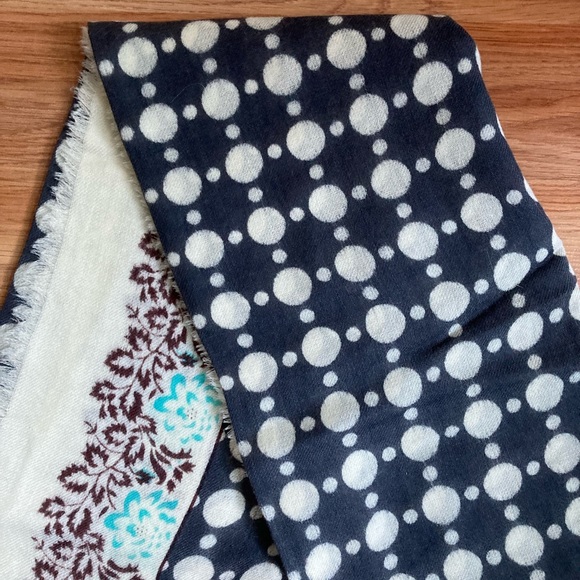 Patterned scarf - Picture 4 of 5